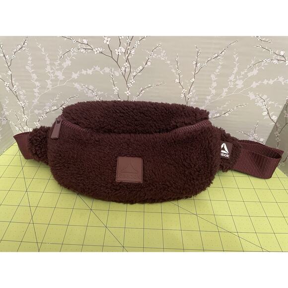 Reebok Commander Maroon Sherpa Fanny Pack Adjustable Waist - Picture 1 of 12